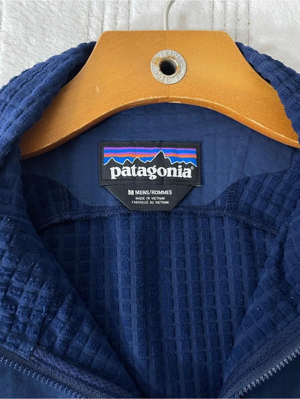 Patagonia R1 Air Jacket – Men’s M – Navy Blue – Excellent Condition